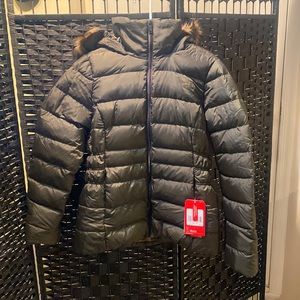 Womans NorthFace Puffer Jacket With Faux Fur Hood Size Medium